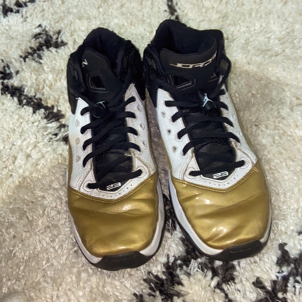 Jordan 23 (Size 5.5 Y)
